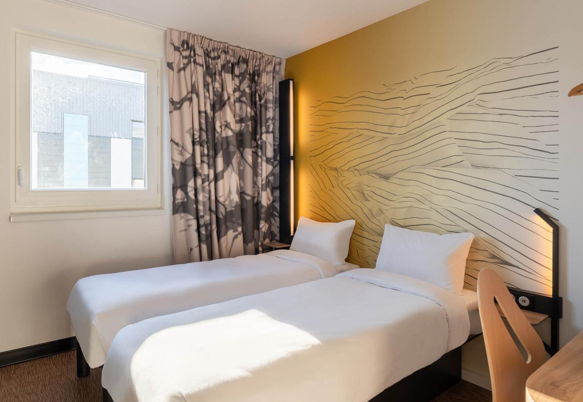 B&B Hotel Massieux Genay Екстер'єр фото
